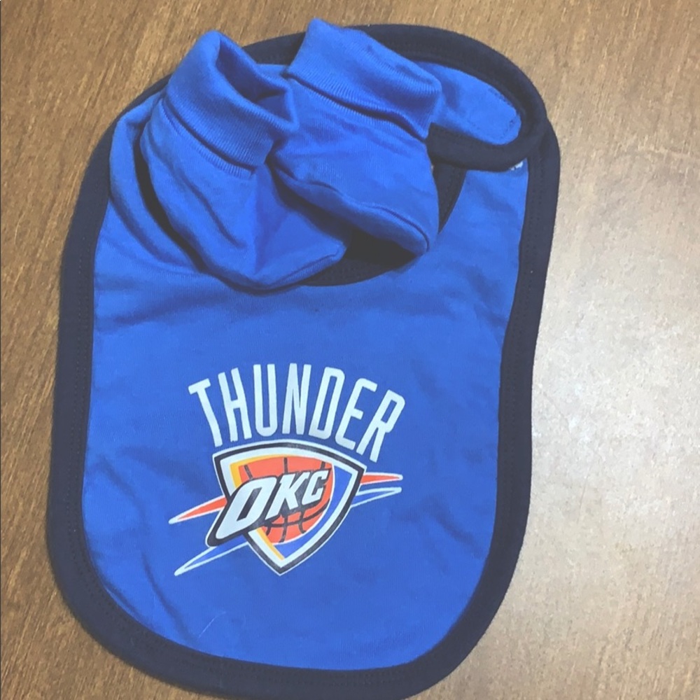 OKC Thunder bib with booties